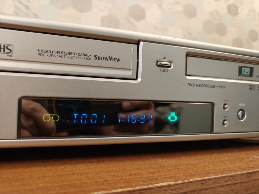 Nagrywarka DVD VHS Daewoo DF-7100