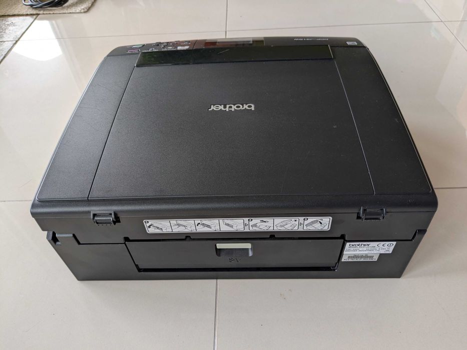 Impressora Multifunções jacto de tinta Brother DCP-J315W