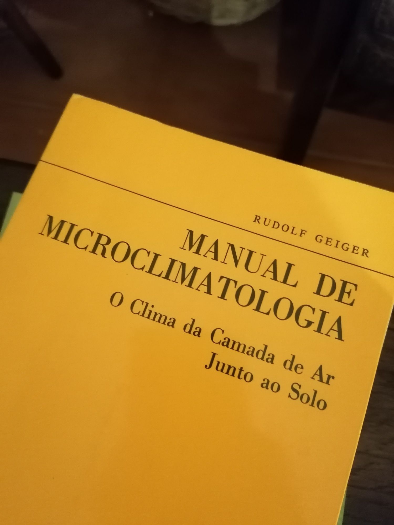 Livro "Manual de Microclimatologia " - FCG