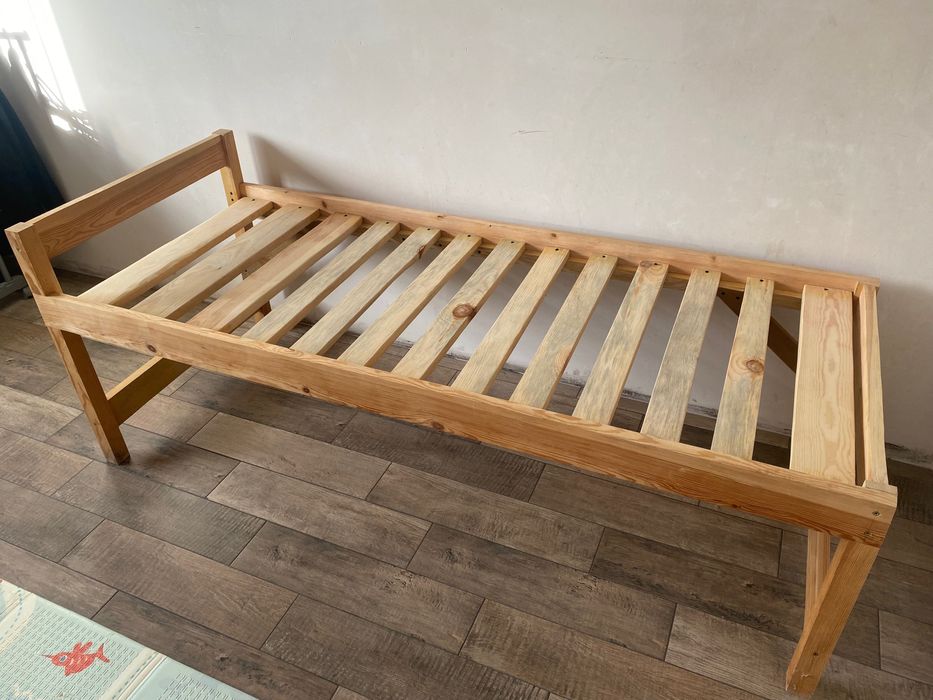 Ліжко деревʼяне 180х75