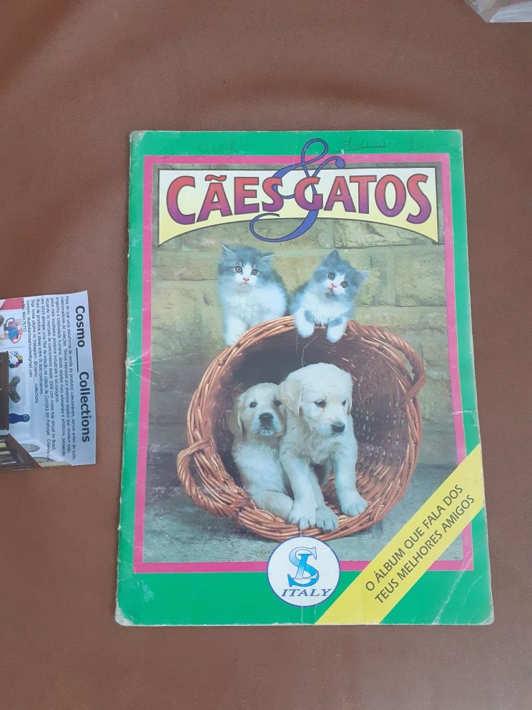 Caderneta Completa Cães e Gatos 1993 com todos os cromos