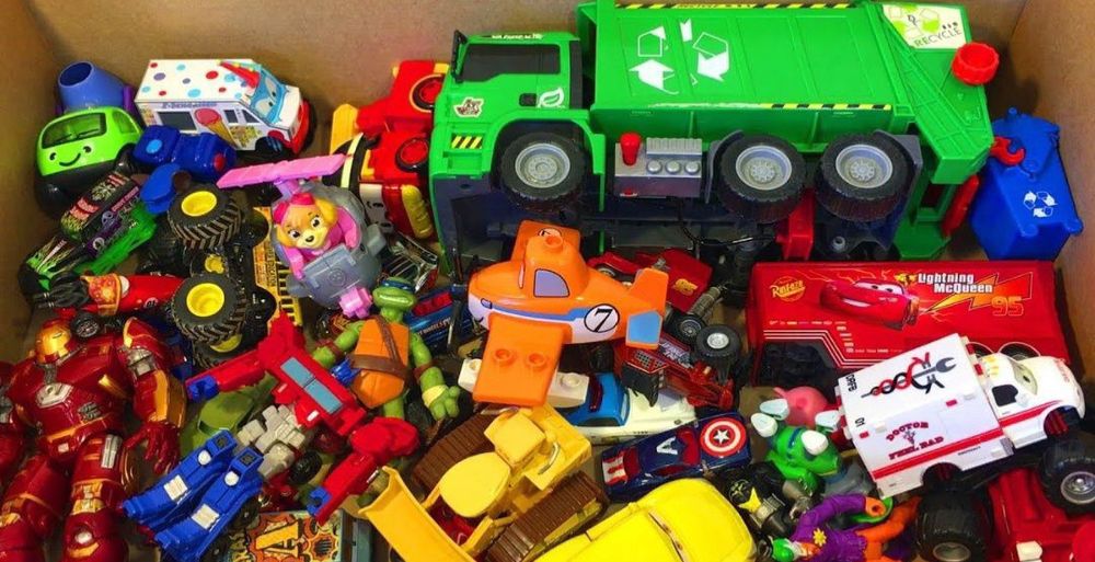 Отправляю различные детские игрушки для милых деток переселенцев.