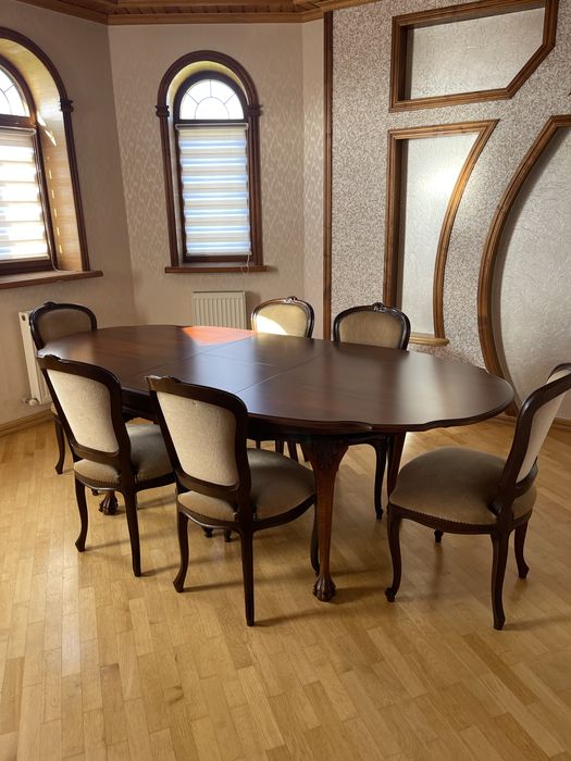 Стіл з стильцями  натуральне дерево горіх! 70-80 років стан ідеальний