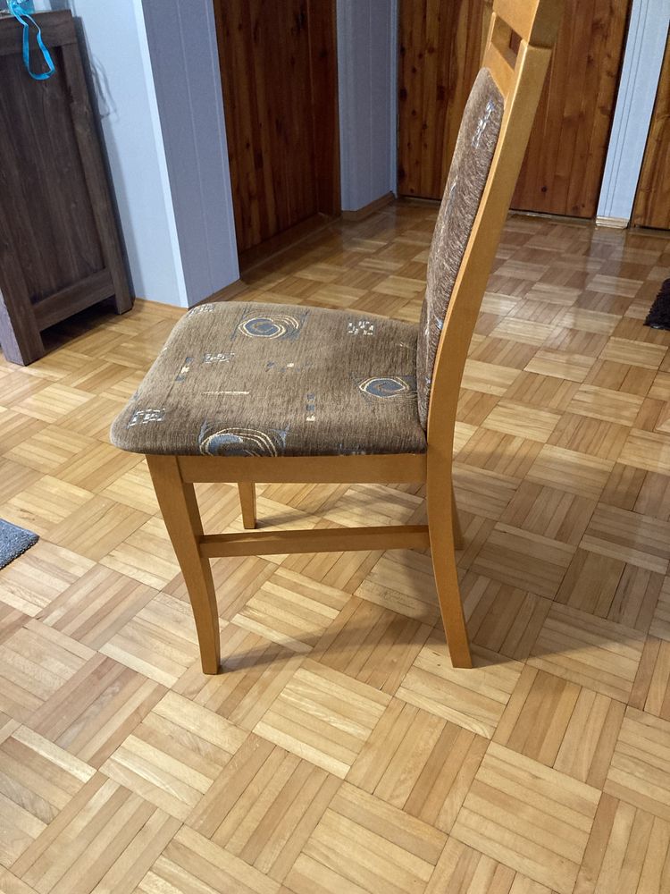 Sprzedam krzesła drewniane