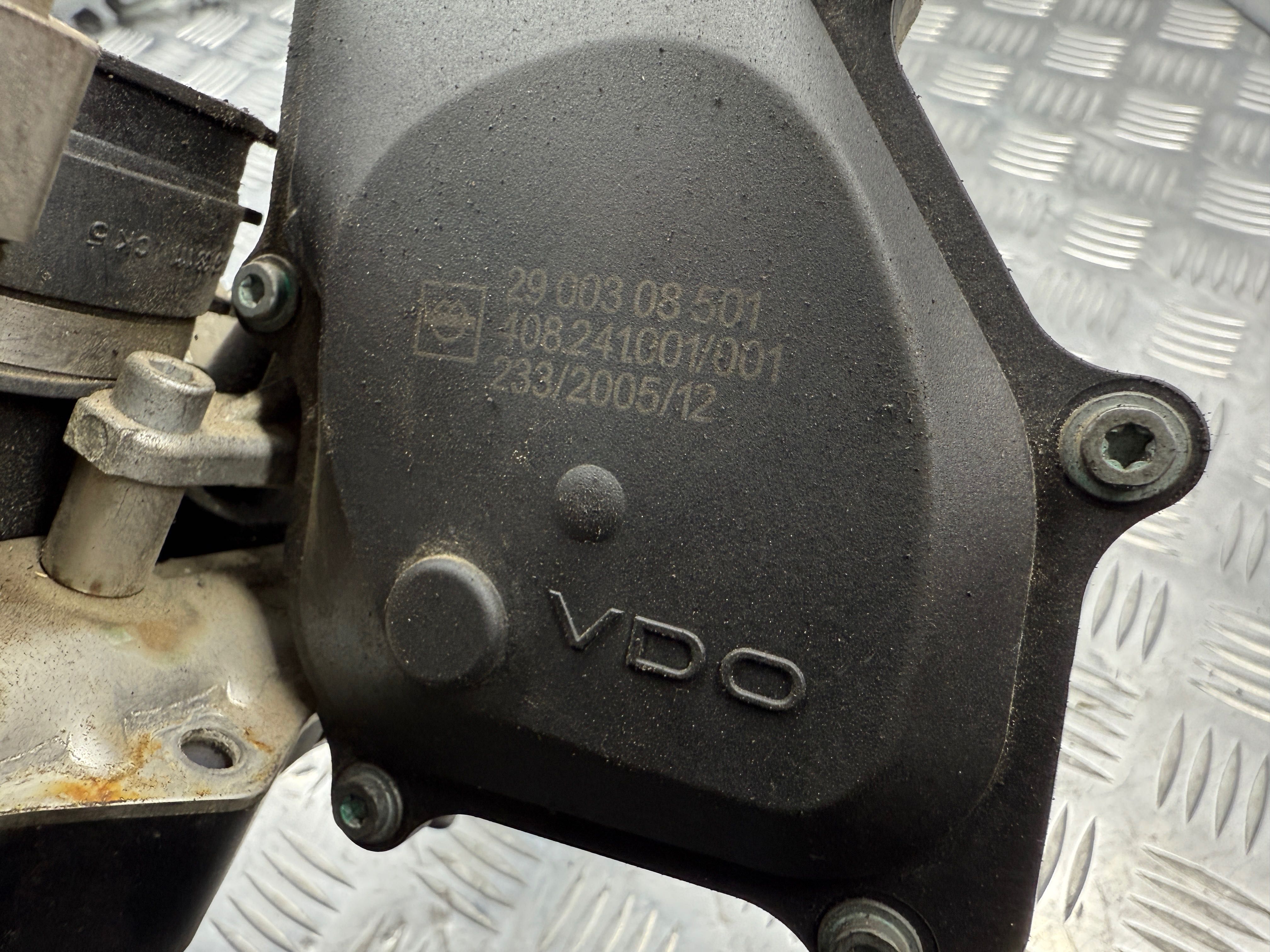 Коллектор впускной  vw passat 2.0 16v fsi (b6) 2005-2010 06D133209T