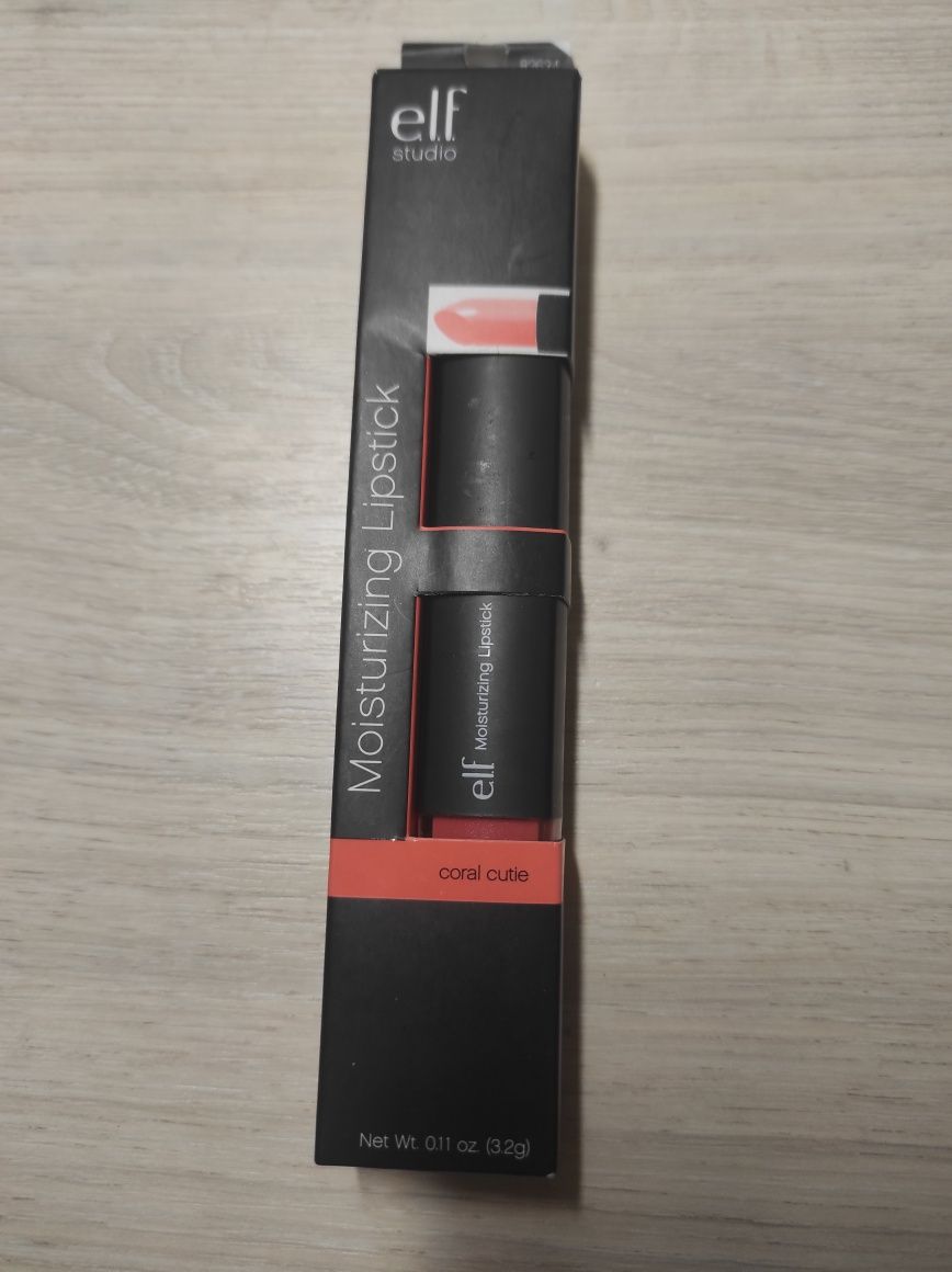 зволожуюча  помада ELF Cosmetics Moisturizing Lipstick, coral