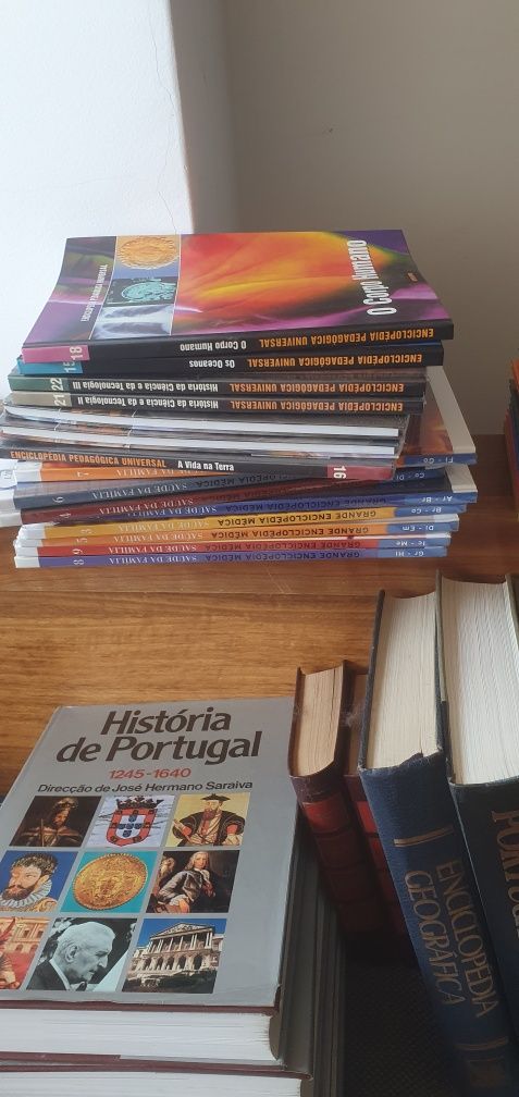 Lote de 50 livros