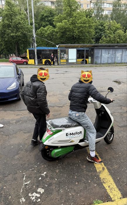 Оренда, прокат елеутроскутера , скутер, мопед