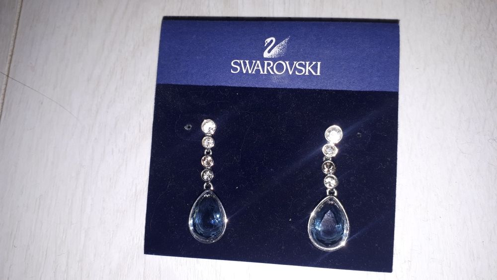 Продам шикарные серьги Swarovski