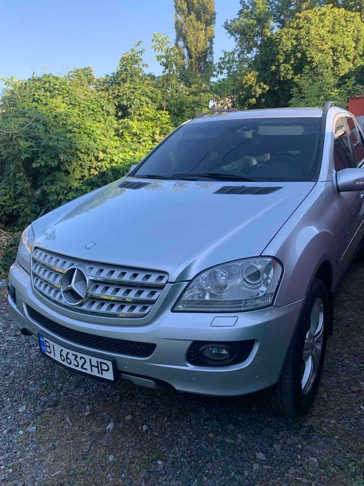 Продам Автомобиль Мерседес ML-350.