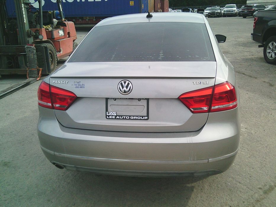 В дорозі VOLKSWAGEN PASSAT SE 2014 фольцваген пасат США фото відправки