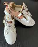 Śliczne sneakersy trampki buty Burberry 38