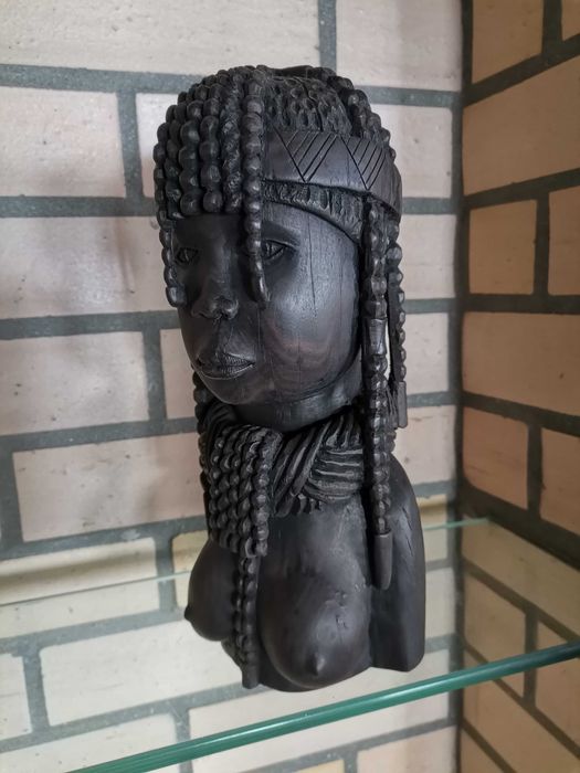 Peça escultura busto senhora africano angolano