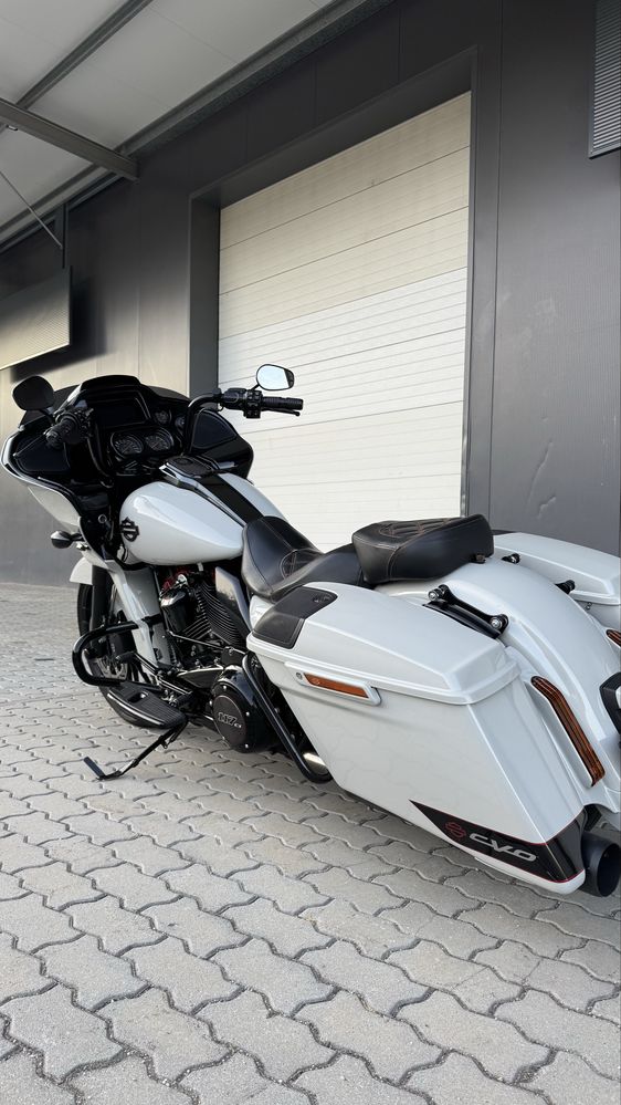 Harley davidson road glide cvo