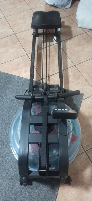 Máquina de Remo a água - AquaRower