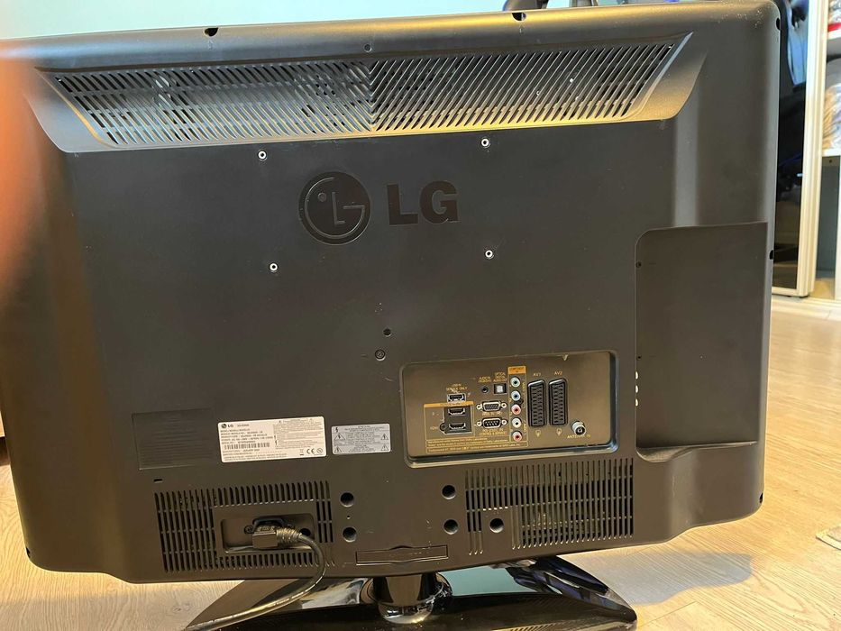 Telewizor LG 32LG5600 32 cali