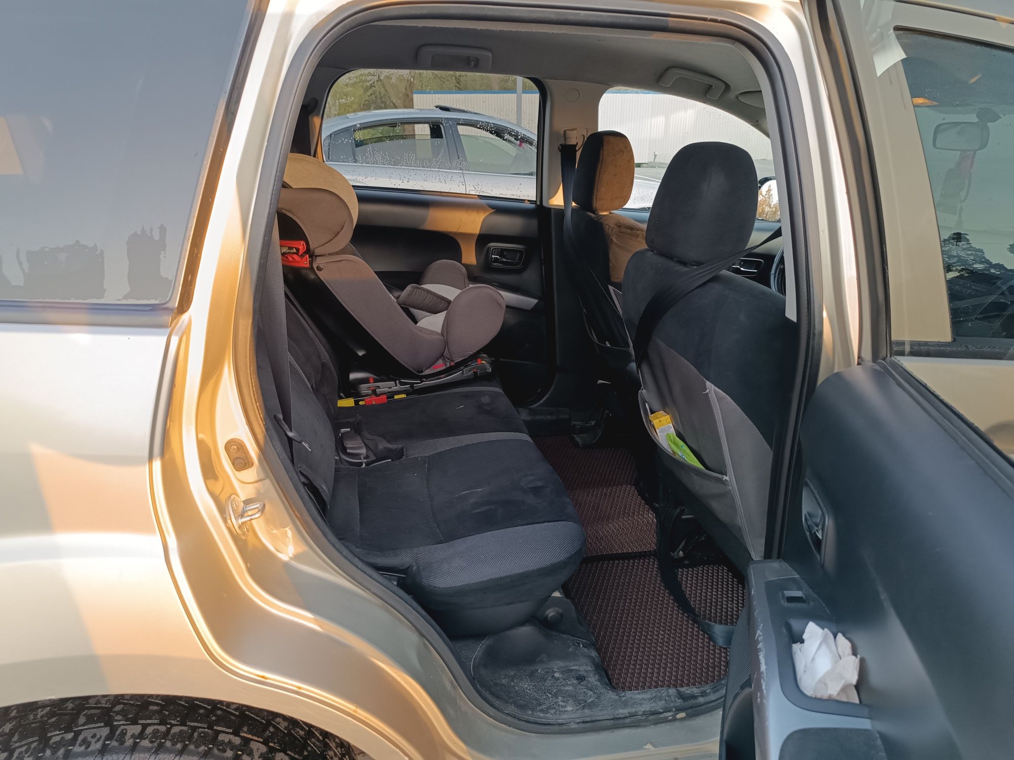 Mitsubishi XL.         2.0 TDI