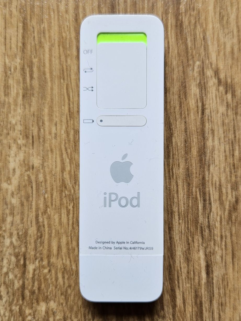 Apple iPod Shuffle 1st Gen 512MB (M9724B/A)