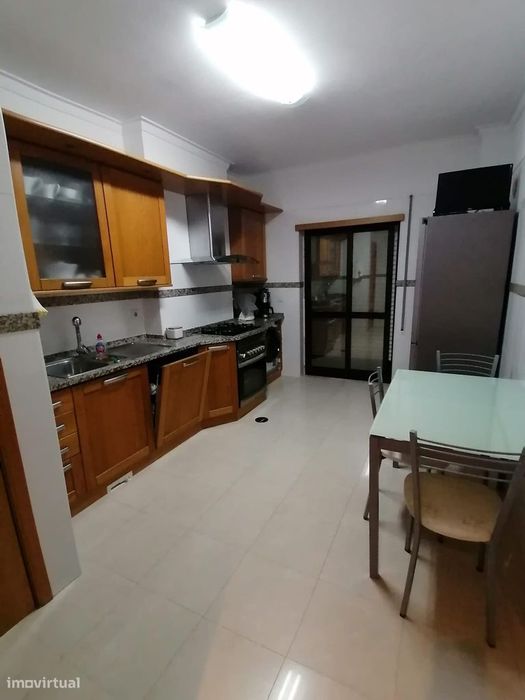 T2 como novo. Com elevador.