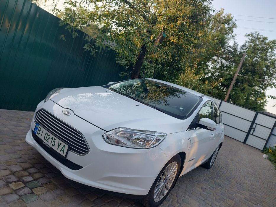 Продам своє авто Ford focus electric