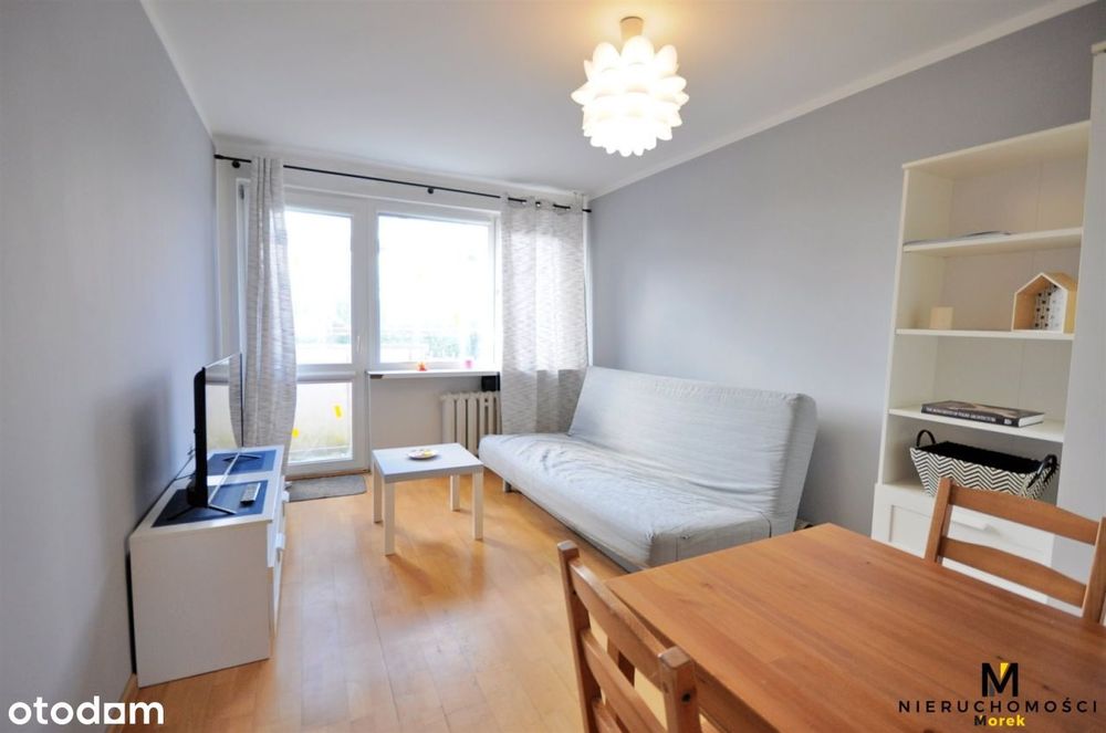 Dwupokojowe, dwustronne mieszkanie z balkonem.