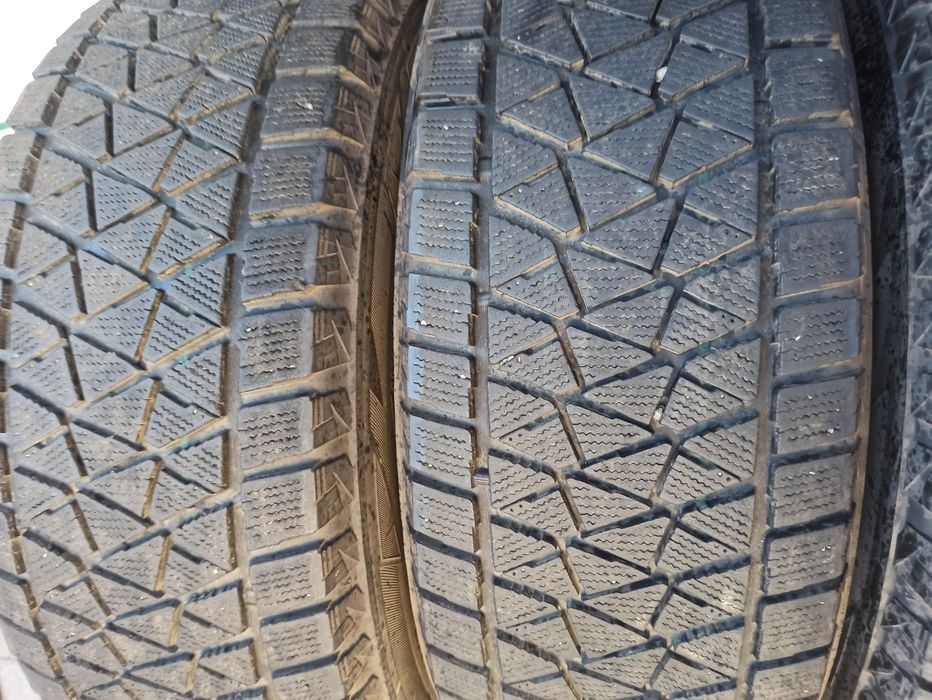 Зимняя резина 265/65 R17 Bridgestone Blizzak DM-V2