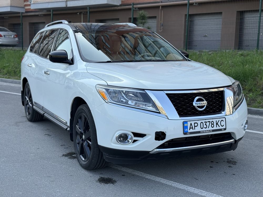 Nissan Pathfinder, Ниссан