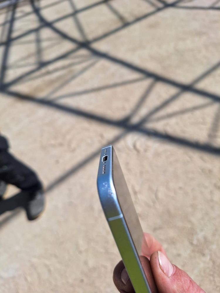 Zamienie iphone 15  bialy na inny telefon
