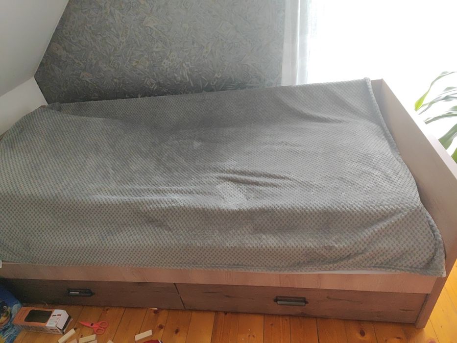 Sprzedam łóżko bez materaca