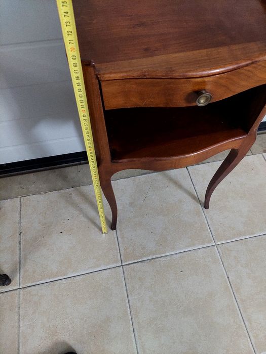 1 mesa de apoio vintage