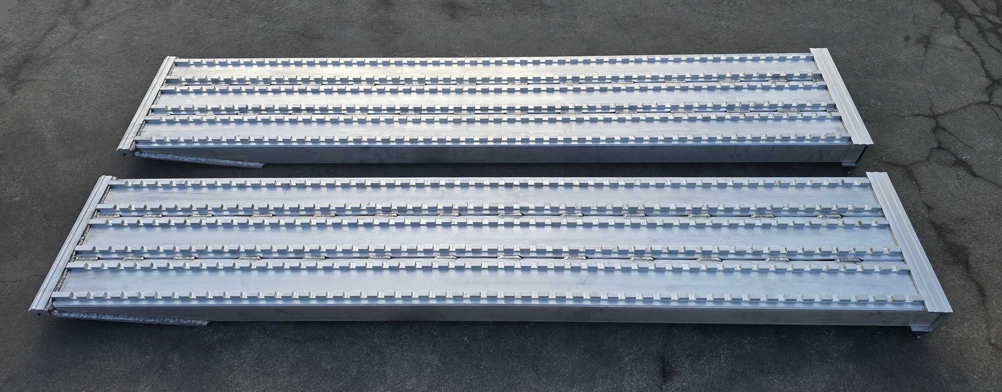 Najazdy aluminiowe PROFESSIONAL 2800x450x90mm mocowanie dolne 9,5 tony