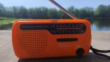 Radio survivalowe solarne ładowane na korbkę usb led fm powerbank