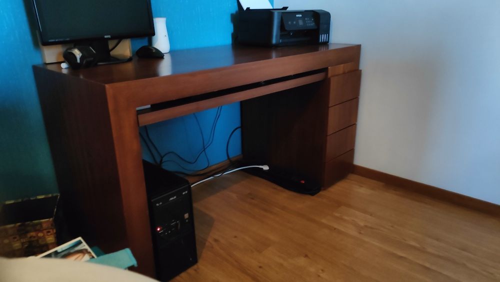 Secretária em madeira