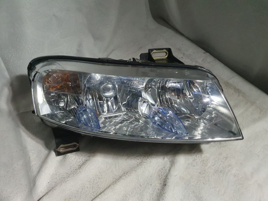 Lampa prawa Fiat Stilo Europa przód