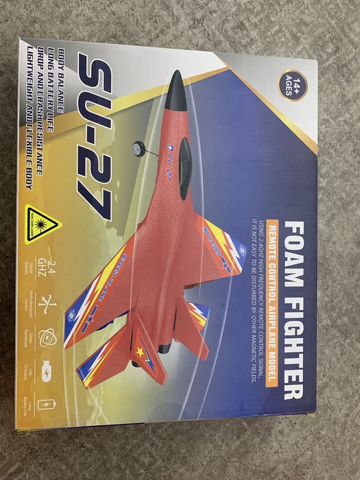 Літак на пульту SU-27