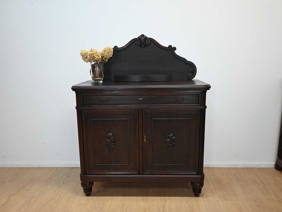 komoda z szufladą na toczonych nóżkach 110708