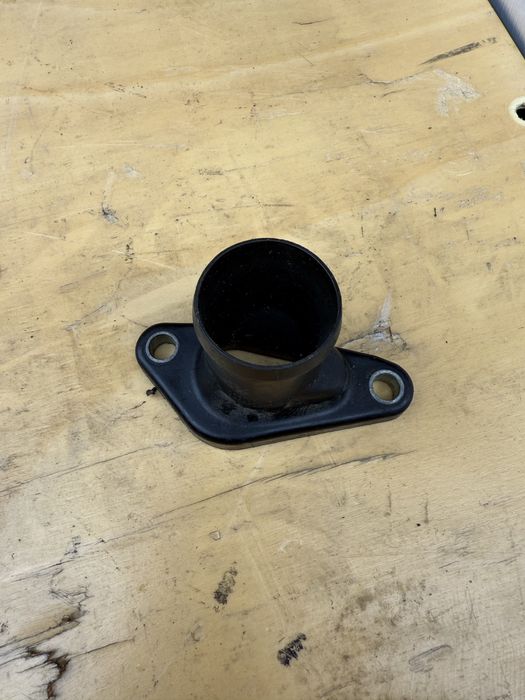 VW Crafter Крафтер 2.5 фланець системи охолодження штуцер