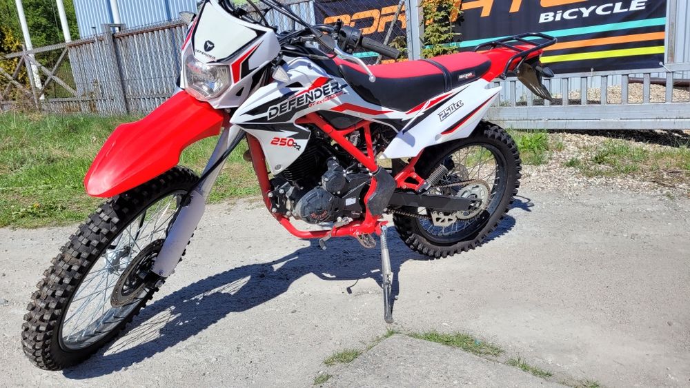 Cross Defender 250cc stan bdb 300km przebieg