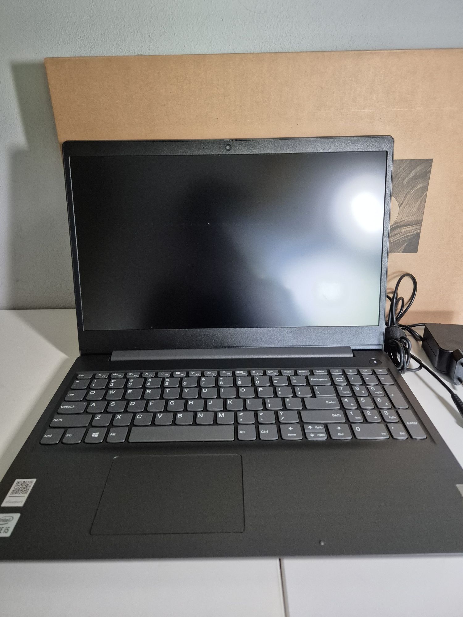 Laptop Lenovo v15 i5 10th gen