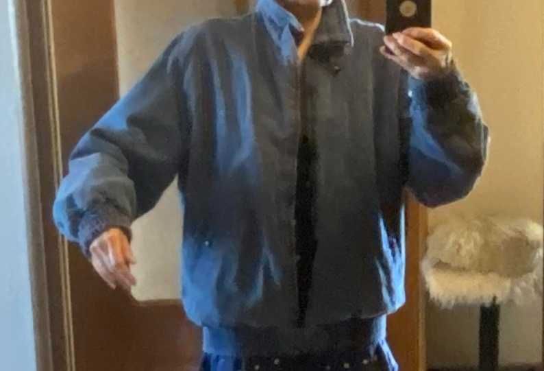 Куртка  сучасна зручна утепл.під джинс, 48р,якісна,фірмова,маловжив