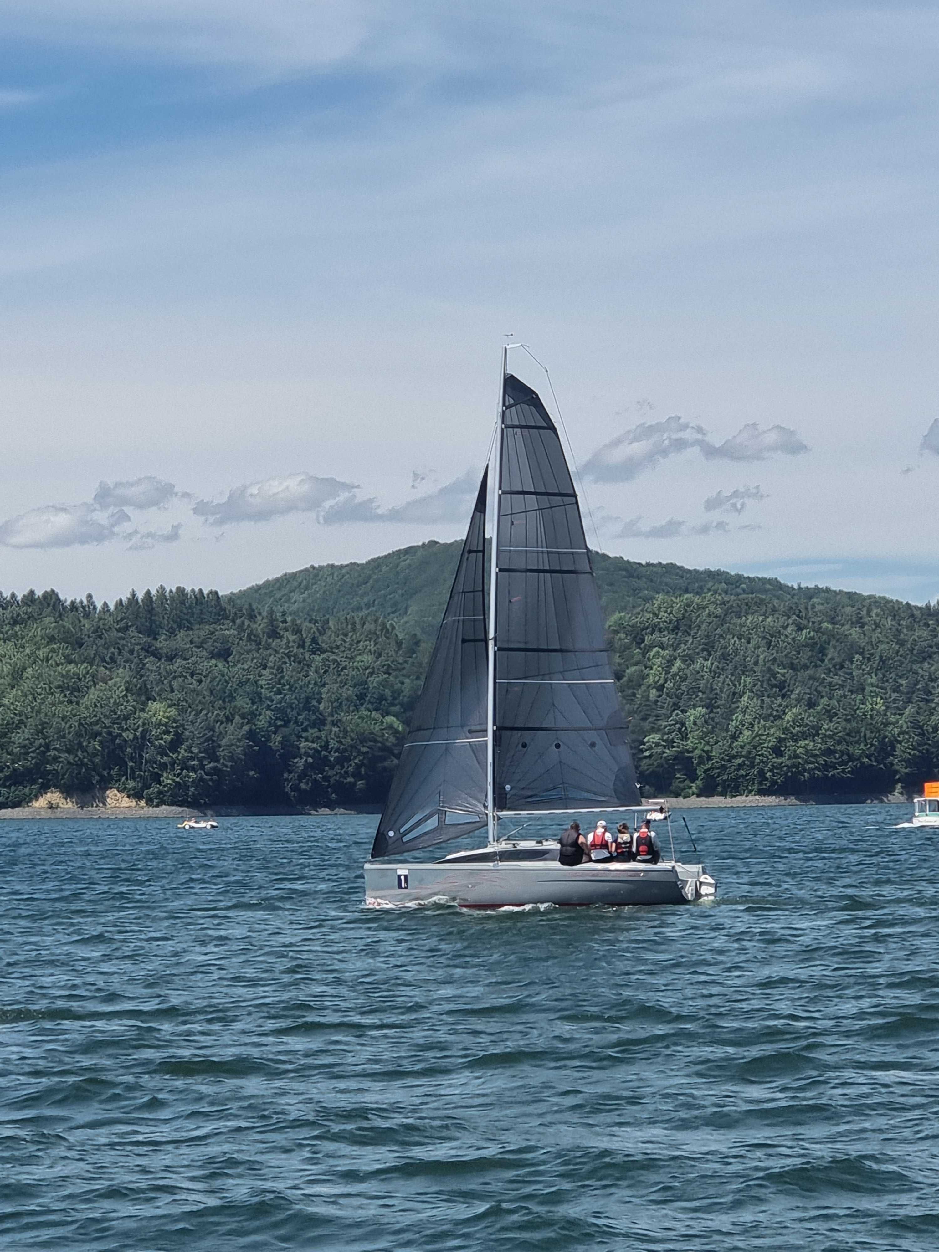 Czarter Jachtów nad Solina 2025 Promocja %% przedsezonowa Wynajem
