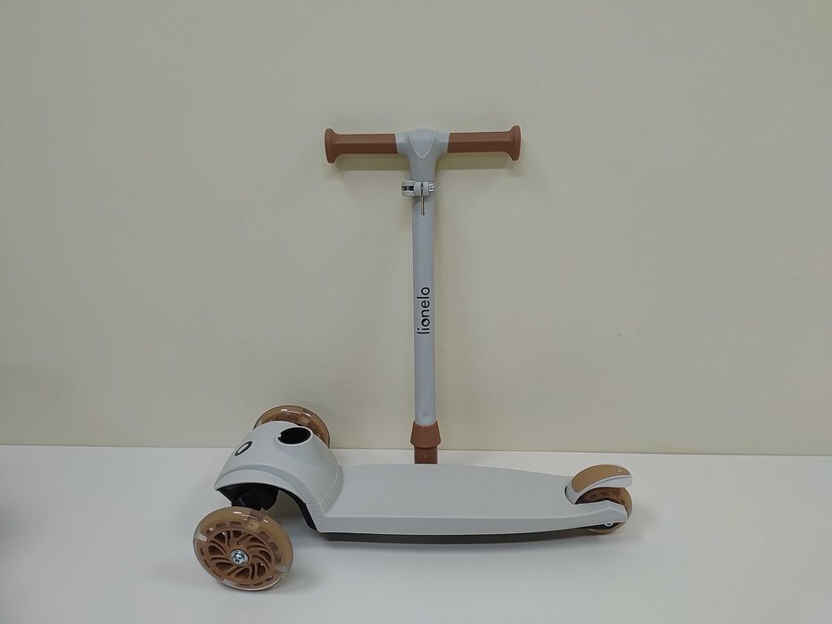 Hulajnoga balansowa trójkołowa Lionelo Jessy (304)/K