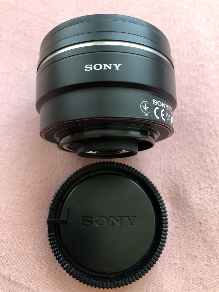 Lustrzanka obiektyw Sony DT 1.8/50 SAM d o aparatów model : SAL50F18
