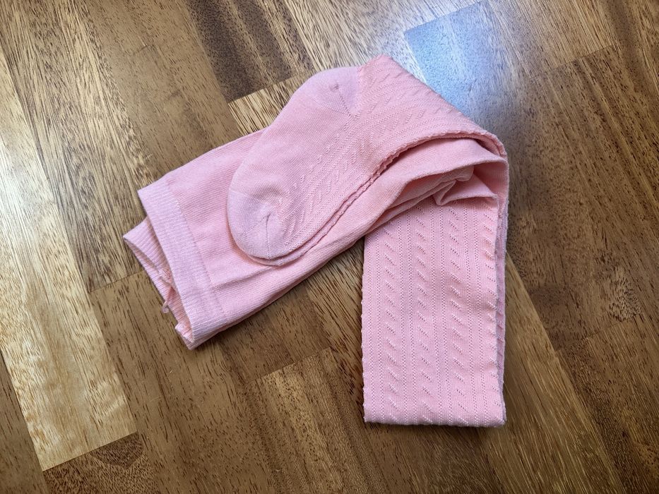 Bawełniane rajstopy w delikatny ażurowy wzorek Reserved