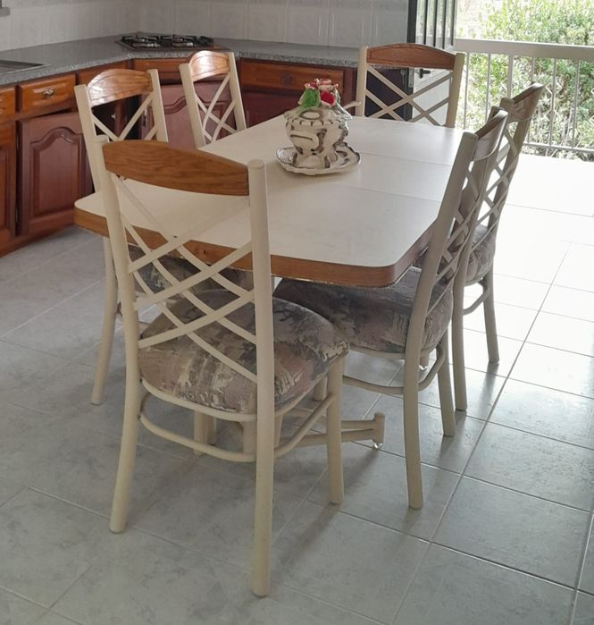 Mesa de cozinha extensível + 6 cadeiras