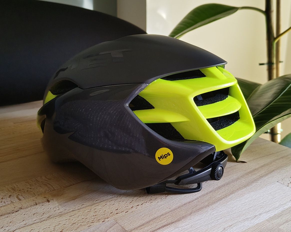 Capacete MET Manta MIPS - Novo com etiqueta