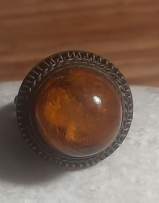 Pierścionek srebrny z bursztynem PRL