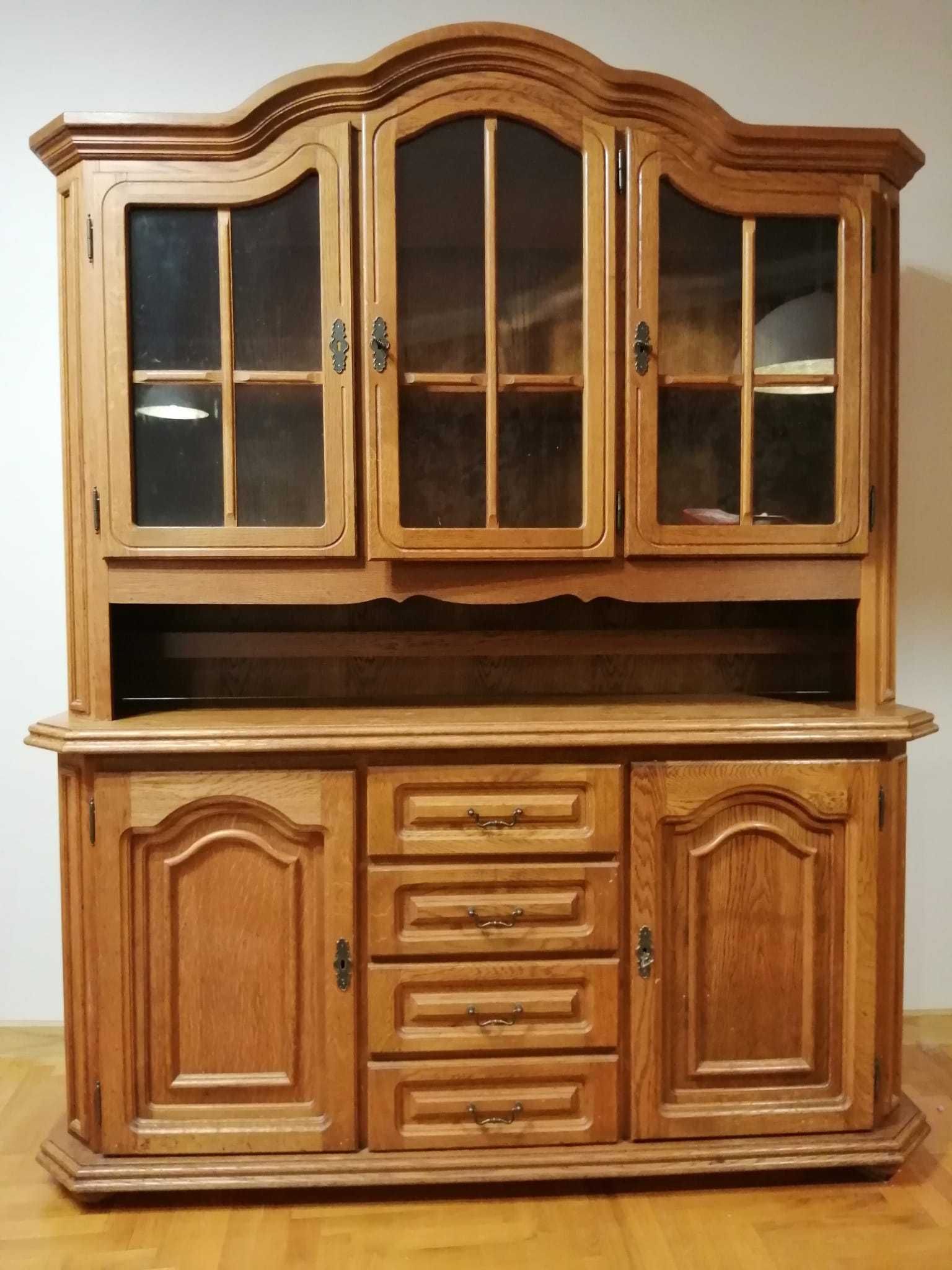 Kredens drewniany