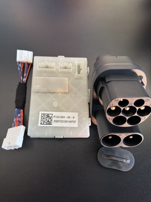 Блок-Ретрофіт CCS2 для швидкої зарядки на Тесла S.3.X.Y.