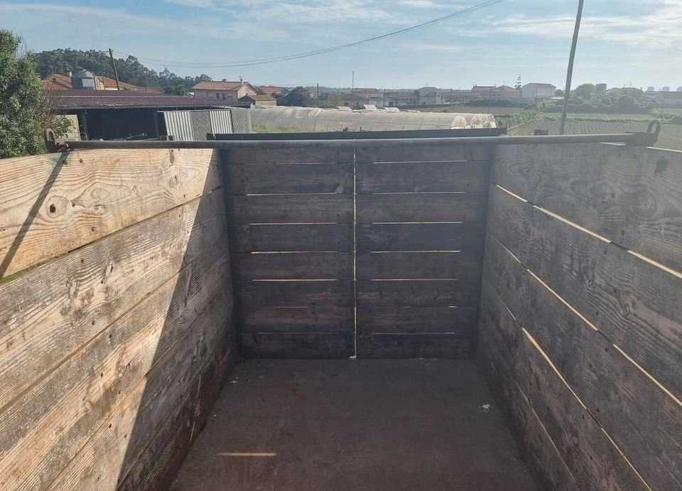 Reboque Agricola Tribasculante Herculano 5000 kg - Usado